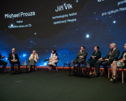 oslava v Planetariu